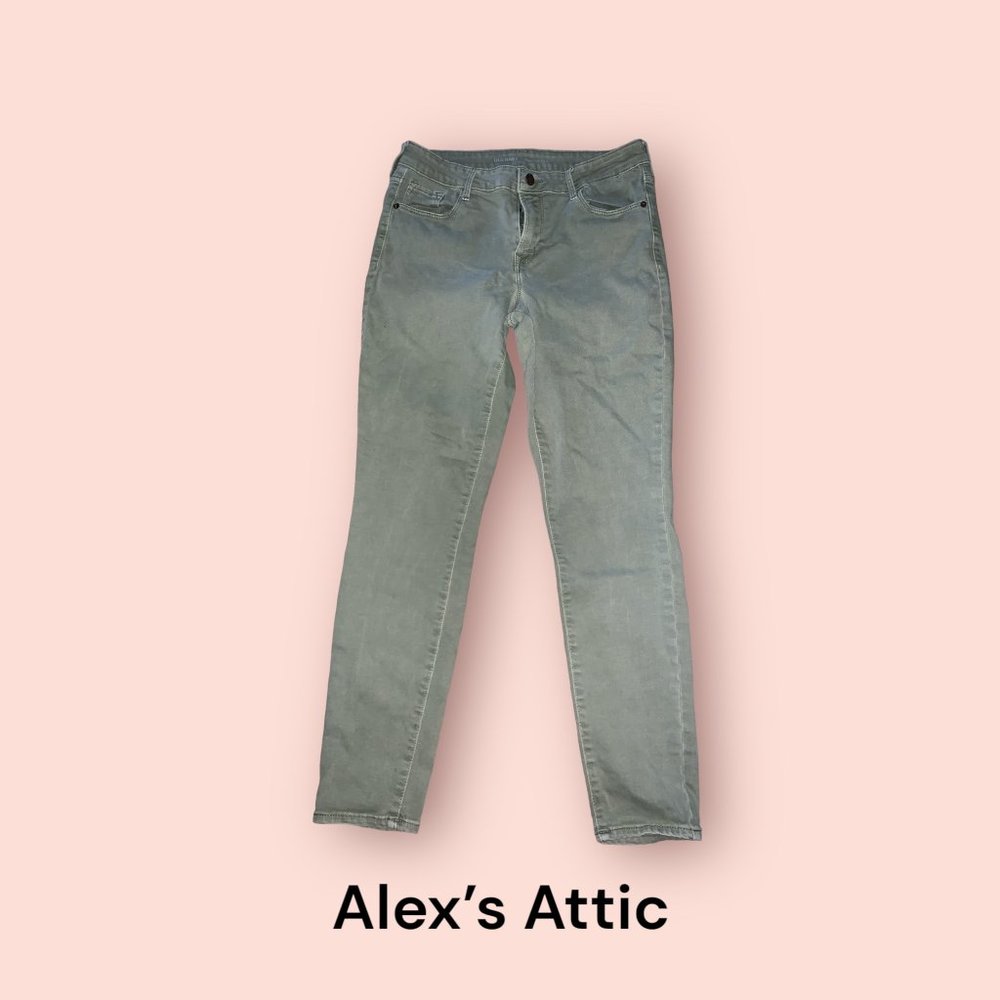 Old Navy jeans size 10 reg pre-owned